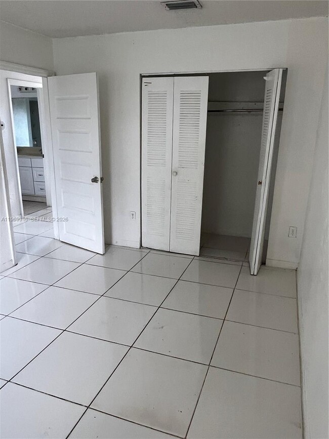 Building Photo - 1679 Sunrise Blvd