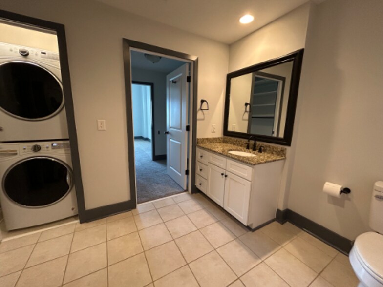 Building Photo - 721 Gov Morrison St