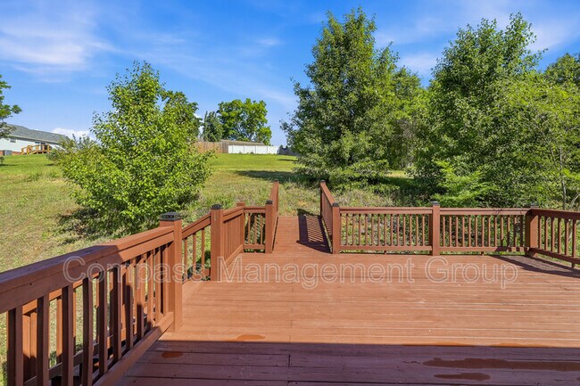 Building Photo - 1690 River Bend Rd