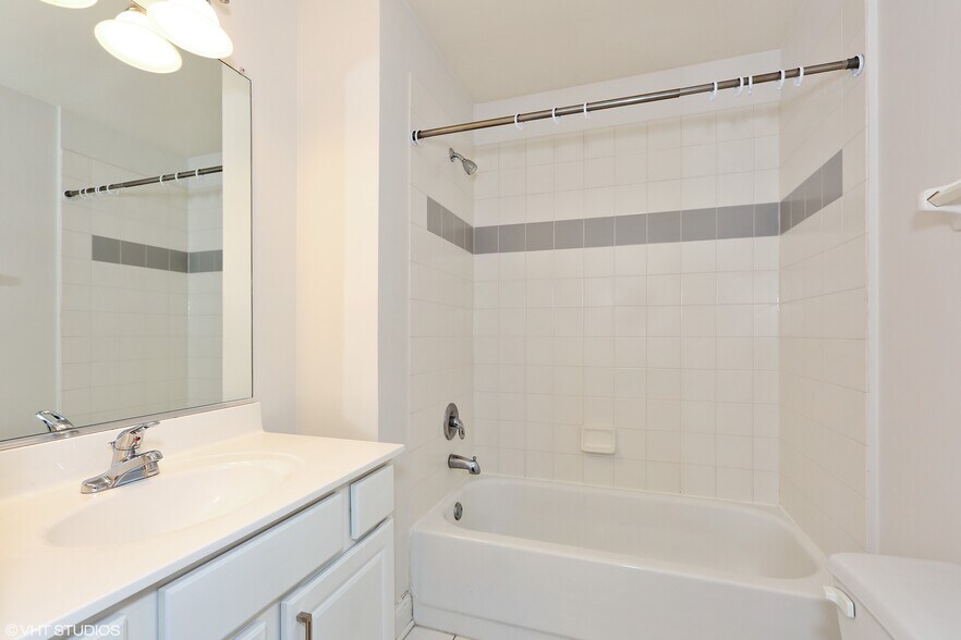 2nd bathroom - 15 FOXCROFT Rd