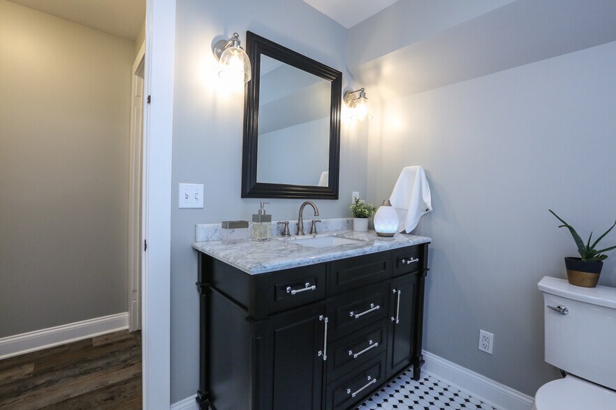 Building Photo - 11 Pleasant St