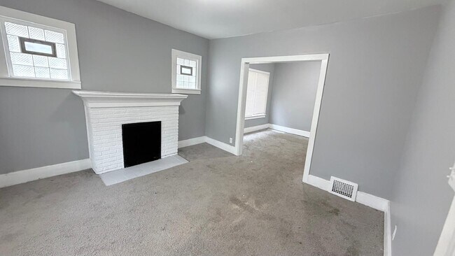 Building Photo - 4667 Beniteau St