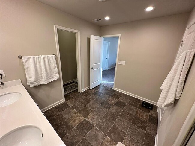 Building Photo - 126 Auburn Crossing Dr