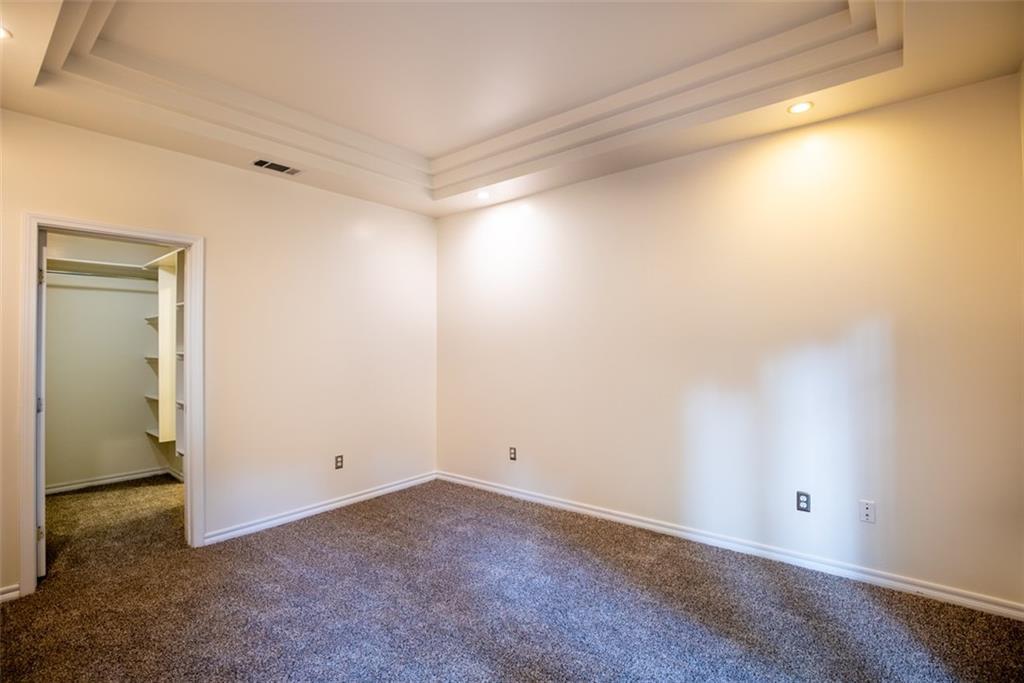 Building Photo - 1400 Huntington Way
