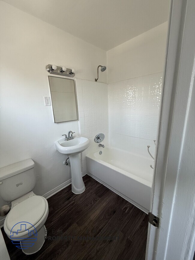 Building Photo - 911 W. La Palma Ave.