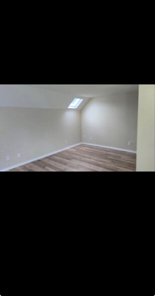 Building Photo - 3900 S Q St