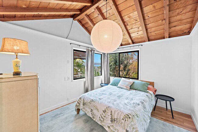 Building Photo - Woods Cove Ocean View Apartment