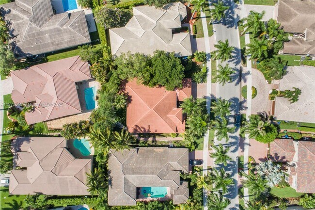 Building Photo - 2527 Jardin Dr