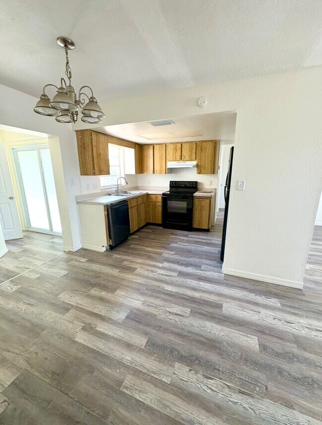 Building Photo - 8151 Hixton Dr