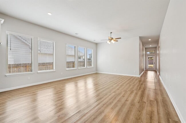 Building Photo - 601 Los Olives Ln