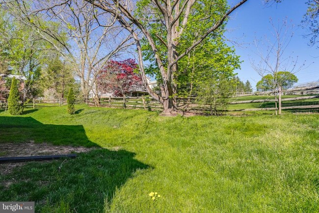Building Photo - 9874 Foxhill Ct