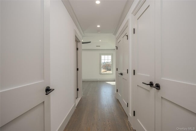 Building Photo - 7 Victoria Ln