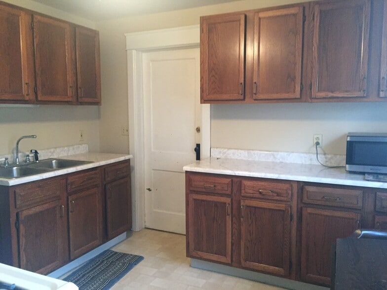 Kitchen - 2624 Chestnut St