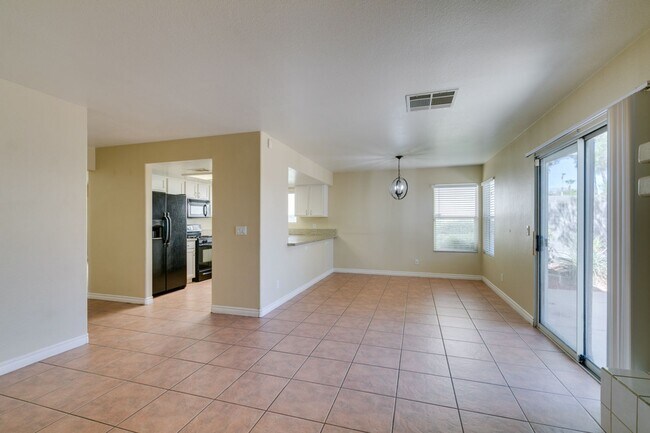 Building Photo - SUMMERLIN, SPACIOUS, 4 BED HOME WHITH A LARGE BACKYARD