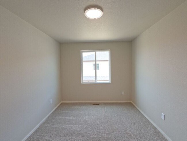 Building Photo - 2814 Barnstormer St