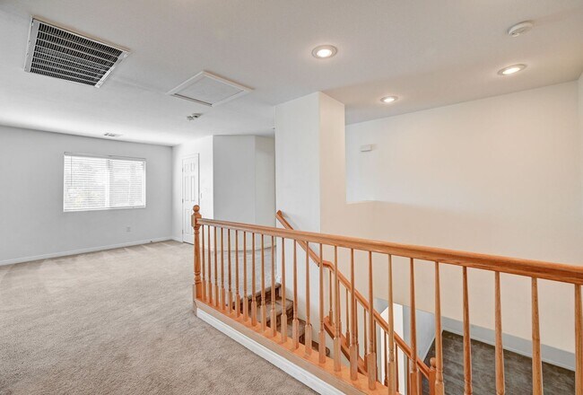 Building Photo - Southern Highlands Single Family Home