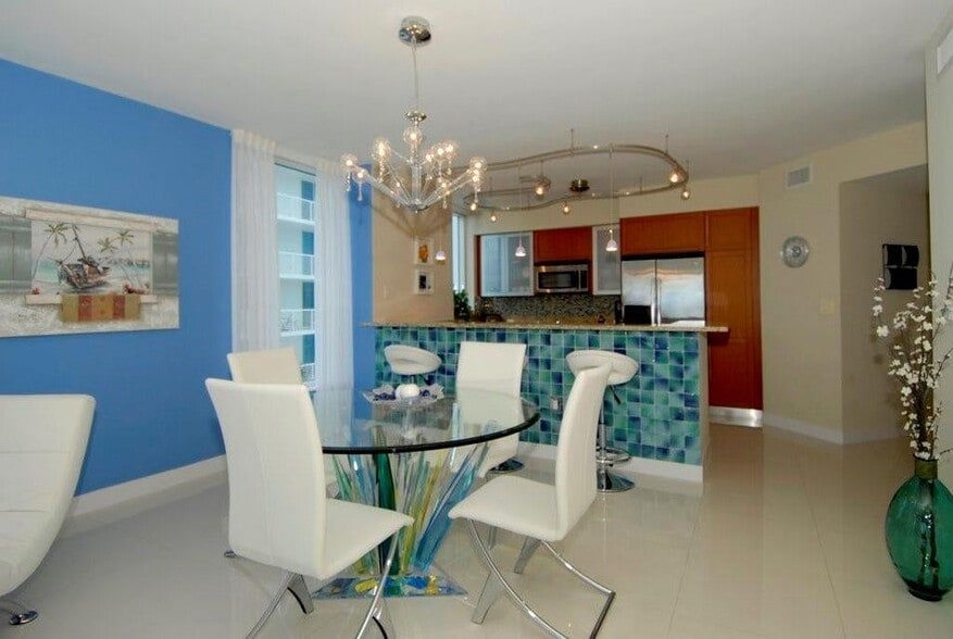 Building Photo - 2821 N Ocean Blvd