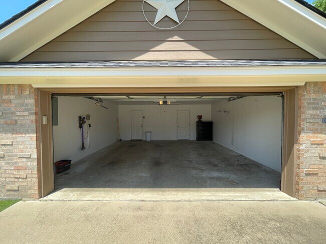 Building Photo - 157 County Road 3521