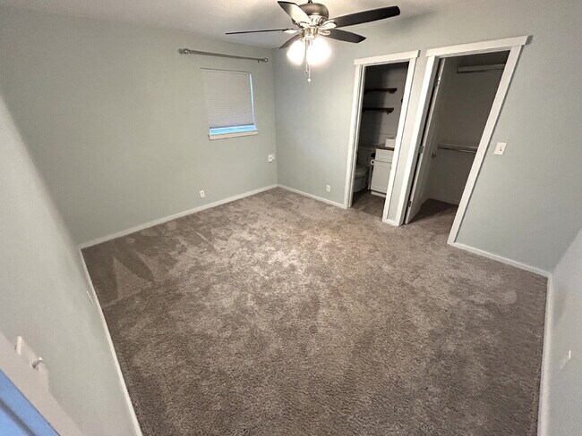 Building Photo - Beautiful Farmhouse 3 Bed / 2 Bath — Section 8 Accepted!