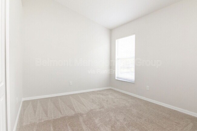 Building Photo - 9853 Portofino Dr