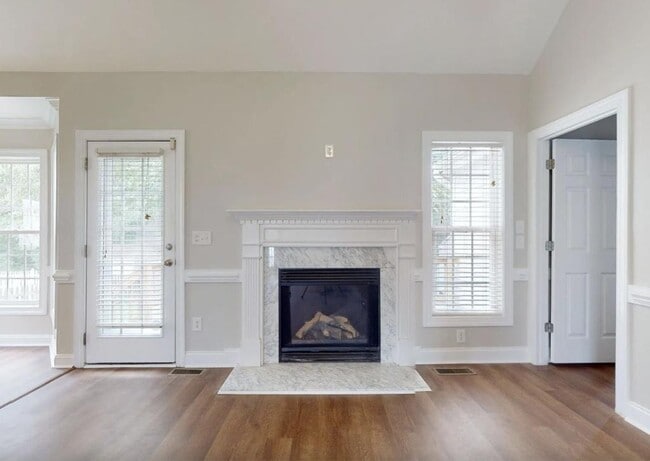 Building Photo - 1013 Sebring Dr