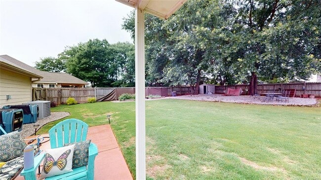 Building Photo - 629 Linden Ln