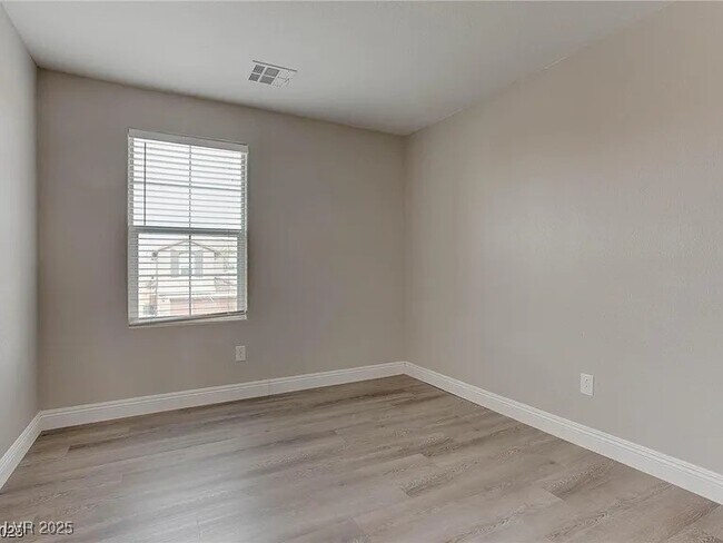 Building Photo - 7021 Town Forest Ave