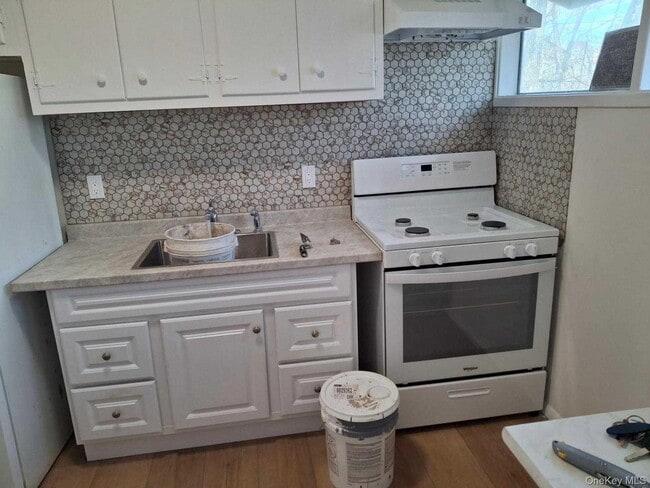 Building Photo - 5 Birch Ct