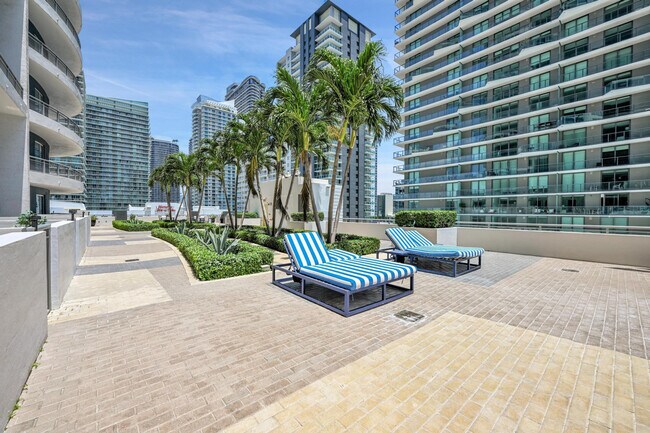 Building Photo - 60 SW 13th St