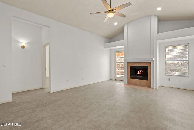 Building Photo - 205 N Alto Mesa Dr