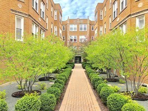 Primary Photo - 536 W Belmont Ave