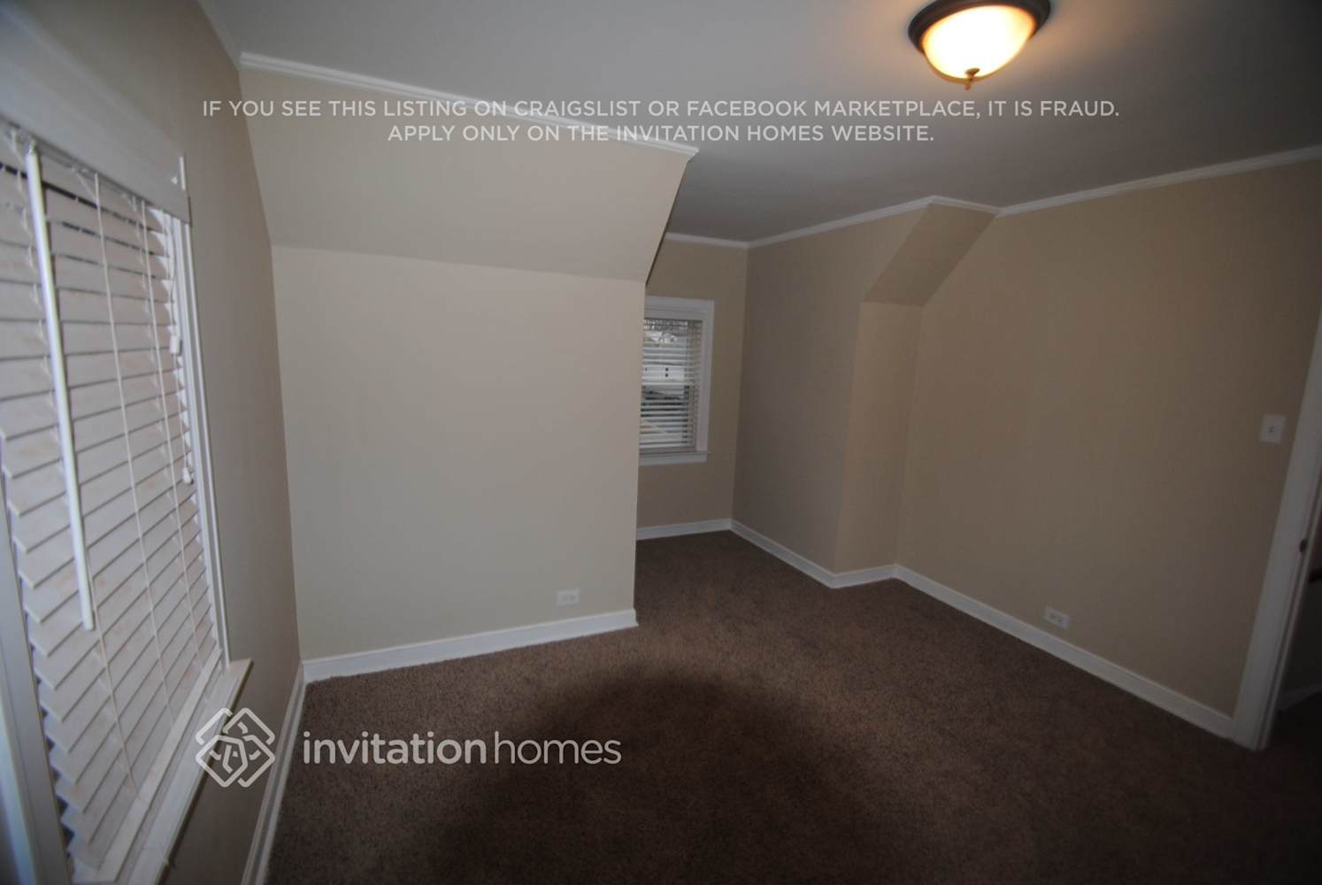 Building Photo - 9326 S 54th Ct