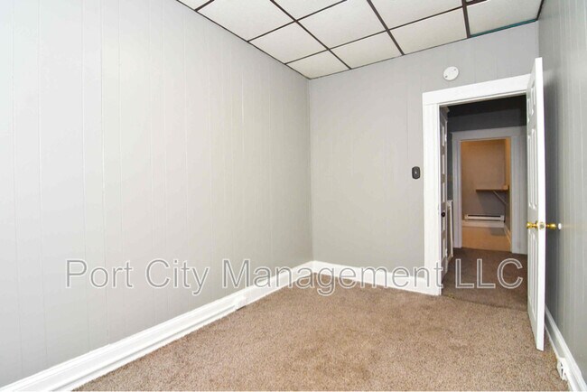 Building Photo - 5 S Wickham Rd