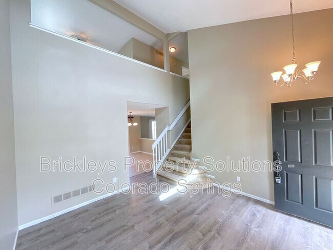 Building Photo - 7168 Prairie Wind Dr