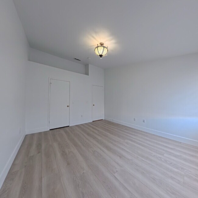 Building Photo - Upgraded 1 Bed 1 Bath Second-Story Condo at Opulence!