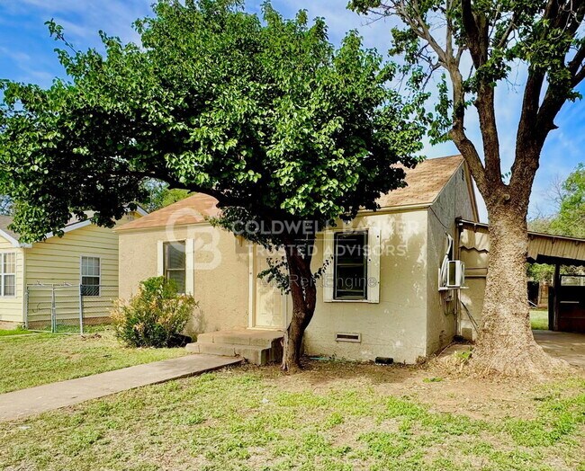 Building Photo - 114 Avenue V