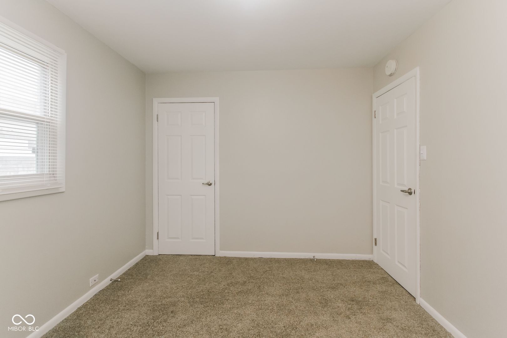 Building Photo - Two Bedroom Bungalow