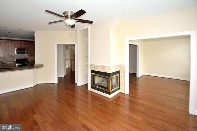 Building Photo - 9425 Van Arsdale Dr