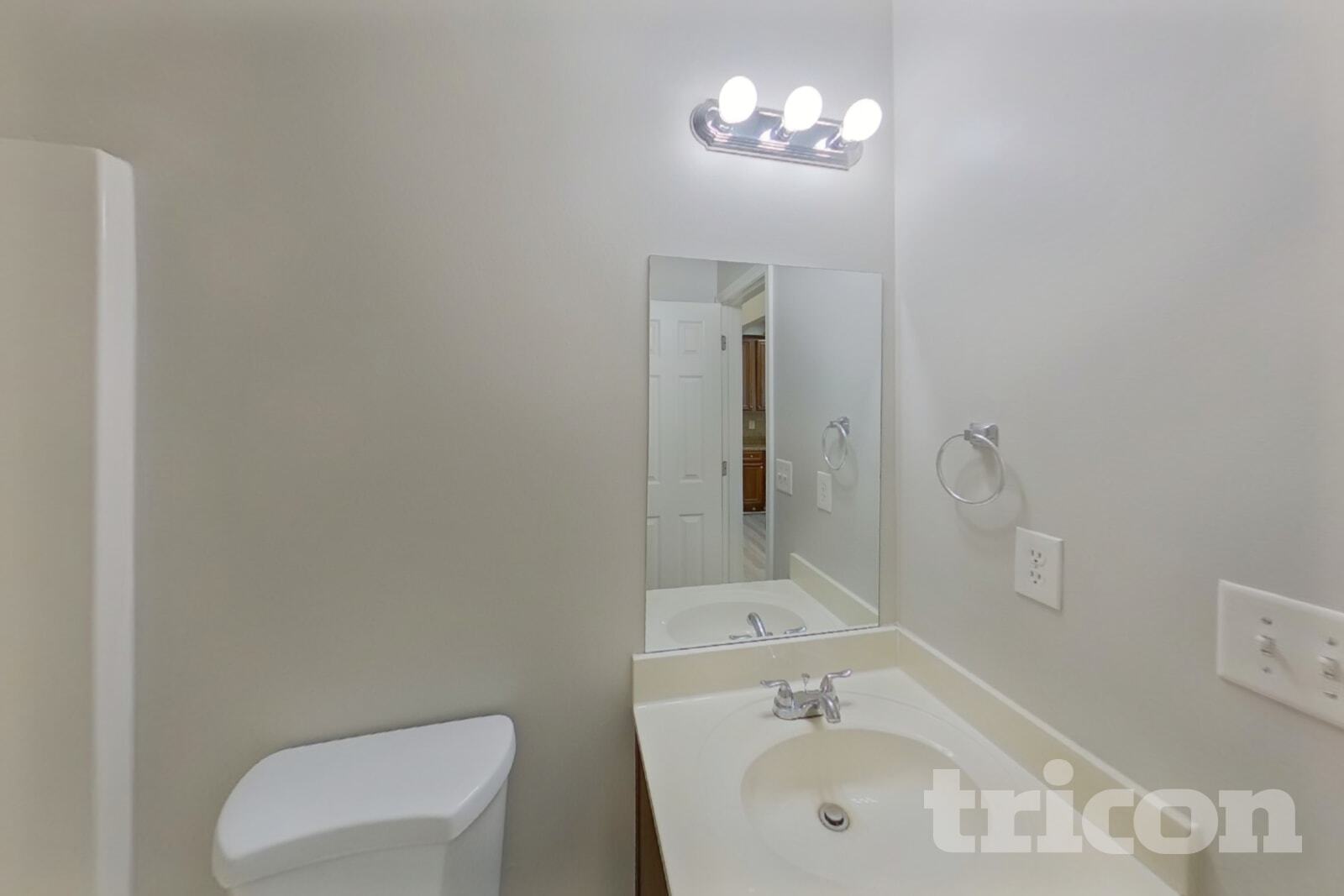 Building Photo - 15 Silver Willow Walk