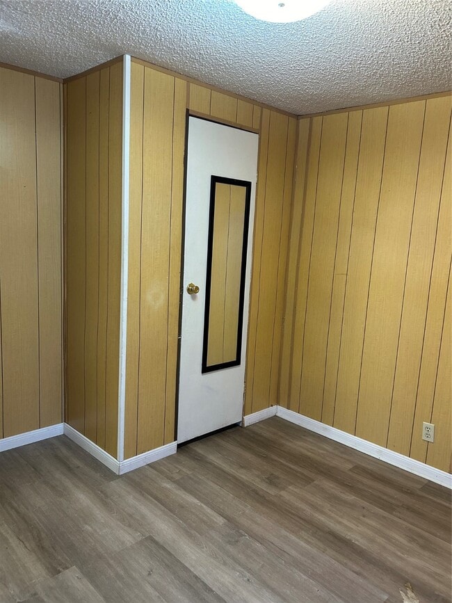 Building Photo - 10014 Cedar Landing Dr