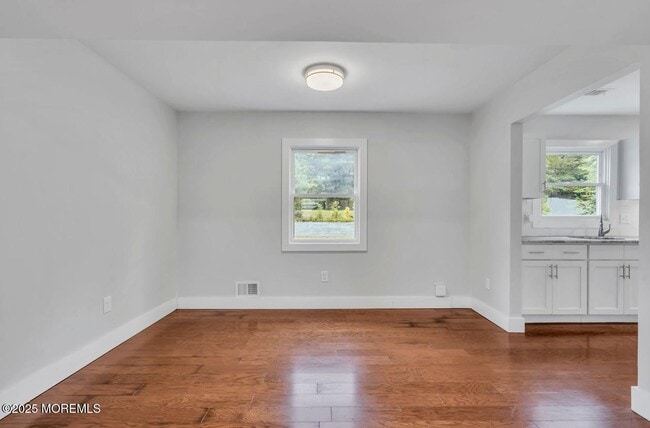 Building Photo - 2300 Oak Knoll Dr