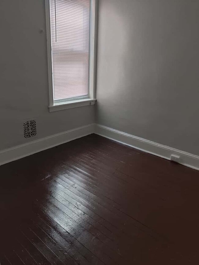 Building Photo - 2170 Conlyn St