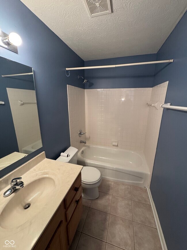 Building Photo - 7435 Sycamore Run Dr