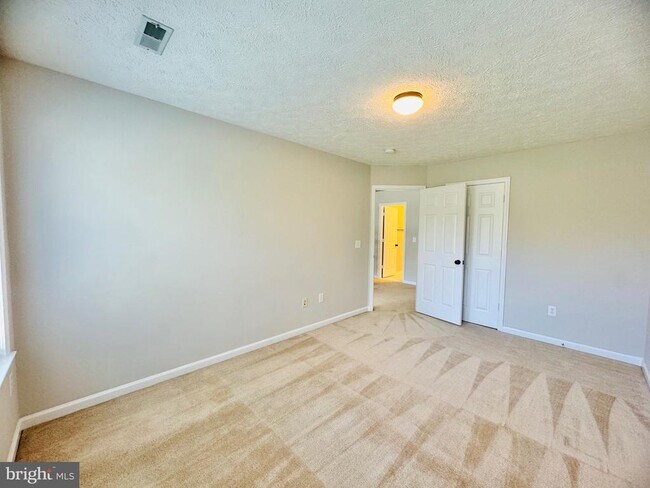 Building Photo - 52 Lightfoot Dr