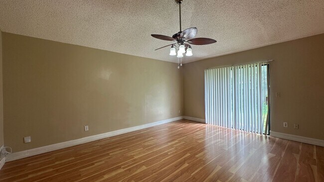 Building Photo - 487 Carrigan Ave