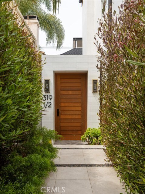 Building Photo - 319 Jasmine Ave