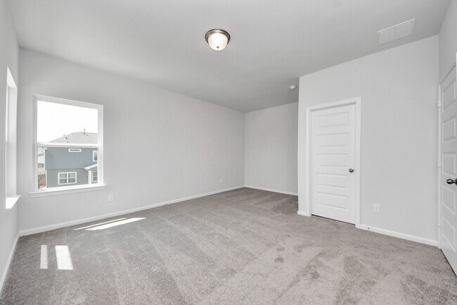 Building Photo - 2715 Crested Creek Ln.