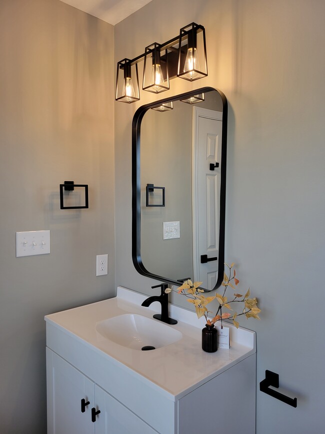 Building Photo - 12920 St Andrews Way