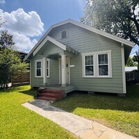 Building Photo - Spacious Single-Family Home in the Heart of Port Neches, TX