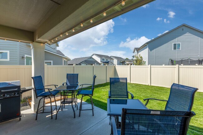 Building Photo - Beautiful Home in the Heart of Eagle